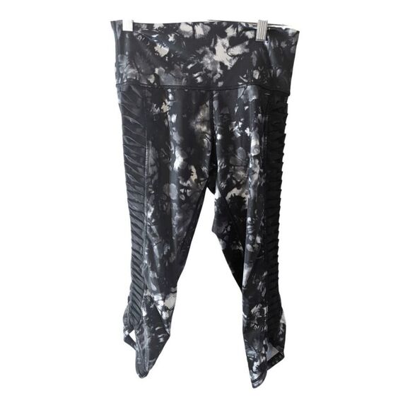 LULULEMON ATHLETICA Sunshine Salutation Crop (Full On Luxtreme) Size 6 - Picture 9 of 10